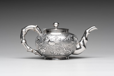 A Chinese silver three-piece tea service, marked Ye Li 業利, Canton, 19/20th C.