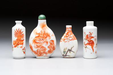 Four Chinese famille rose and iron-red snuff bottles, Tongzhi mark and signed Shen Huanwen 沈煥文, 19/20th C. and one dated 1929