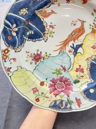 A pair of Chinese famille rose 'tobacco leaf' dishes, Qianlong