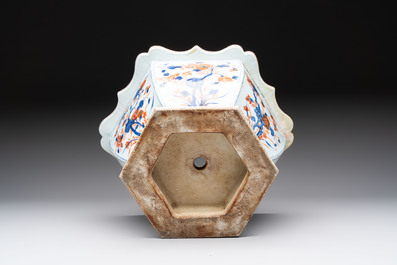 A Chinese Imari-style hexagonal jardini&egrave;re with floral design, Qianlong
