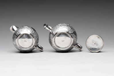 A Chinese silver three-piece tea service, marked Ye Li 業利, Canton, 19/20th C.