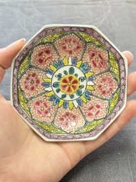 13 Chinese famille rose cups and 15 saucers, Yongzheng/Qianlong