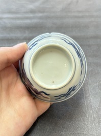 13 Chinese blue and white cups and 15 saucers, Kangxi