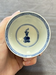13 Chinese blue and white cups and 15 saucers, Kangxi