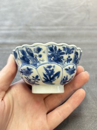 13 Chinese blue and white cups and 15 saucers, Kangxi