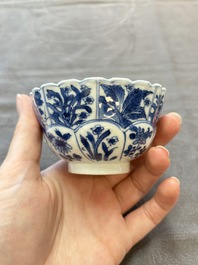 13 Chinese blue and white cups and 15 saucers, Kangxi