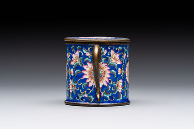 A Chinese Canton enamel mustard jar and square dish, Qianlong/Jiaqing