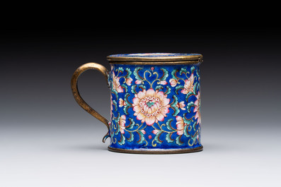 A Chinese Canton enamel mustard jar and square dish, Qianlong/Jiaqing