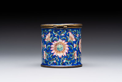 A Chinese Canton enamel mustard jar and square dish, Qianlong/Jiaqing