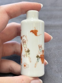 Four Chinese famille rose and iron-red snuff bottles, Tongzhi mark and signed Shen Huanwen 沈煥文, 19/20th C. and one dated 1929