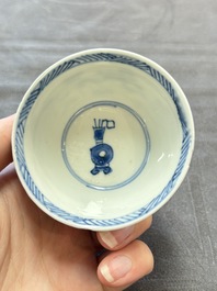 13 Chinese blue and white cups and 15 saucers, Kangxi