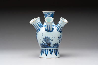 A fine small blue and white Dutch Delft chinoiserie tulip vase, late 17th C.