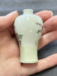 A Chinese wucai and two famille rose miniature vases and four famille rose snuff bottles, Wanli, Qianlong and Shen De Tang 慎德堂 marks, 19/20th C.