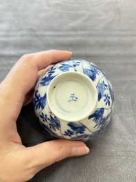 13 Chinese blue and white cups and 15 saucers, Kangxi