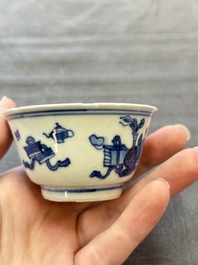 13 Chinese blue and white cups and 15 saucers, Kangxi