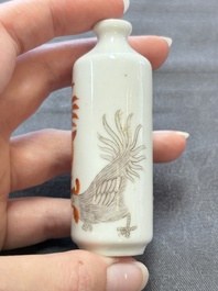Four Chinese famille rose and iron-red snuff bottles, Tongzhi mark and signed Shen Huanwen 沈煥文, 19/20th C. and one dated 1929