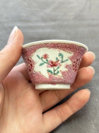 13 Chinese famille rose cups and 15 saucers, Yongzheng/Qianlong