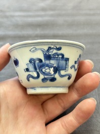 13 Chinese blue and white cups and 15 saucers, Kangxi