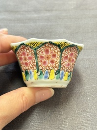 13 Chinese famille rose cups and 15 saucers, Yongzheng/Qianlong