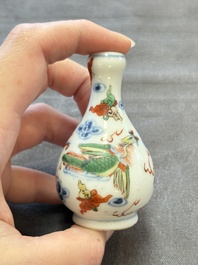 A Chinese wucai and two famille rose miniature vases and four famille rose snuff bottles, Wanli, Qianlong and Shen De Tang 慎德堂 marks, 19/20th C.