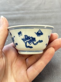 13 Chinese blue and white cups and 15 saucers, Kangxi