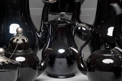 13 various Namur black-glazed pottery wares, 18th C.