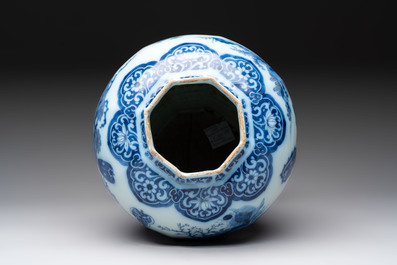 A blue and white Dutch Delft Transitional style chinoiserie vase, late 17th C.
