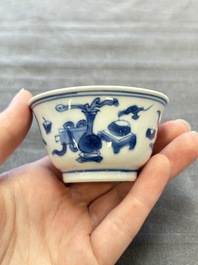 13 Chinese blue and white cups and 15 saucers, Kangxi