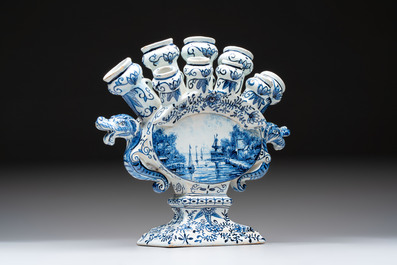 A blue and white Dutch Delft tulip vase, 19th C.