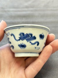 13 Chinese blue and white cups and 15 saucers, Kangxi