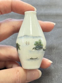 A Chinese wucai and two famille rose miniature vases and four famille rose snuff bottles, Wanli, Qianlong and Shen De Tang 慎德堂 marks, 19/20th C.