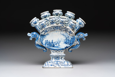 A blue and white Dutch Delft tulip vase, 19th C.