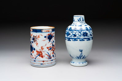 A Chinese blue and white jug and an Imari-style tankard, Transitional period/Kangxi