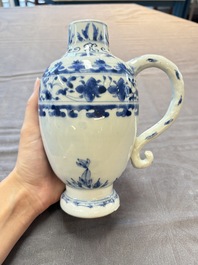 A Chinese blue and white jug and an Imari-style tankard, Transitional period/Kangxi