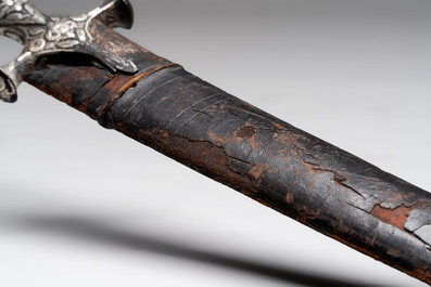 A fine Mughal silver-damascened tulwar with scabbard, India, 19th C.