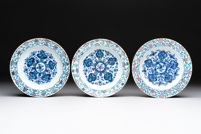 Ten Chinese doucai plates with floral design, Kangxi