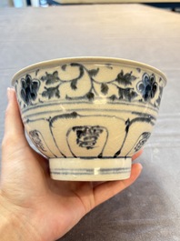 Four Annamese or Vietnamese blue and white bowls with floral design from the Hoi An shipwreck, 15/16th C.