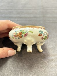 A varied collection of 11 Chinese famille rose wares, Qianlong
