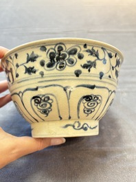 Four Annamese or Vietnamese blue and white bowls with floral design from the Hoi An shipwreck, 15/16th C.