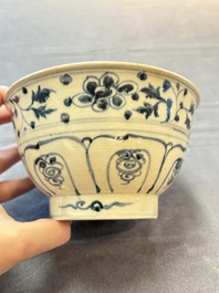 Four Annamese or Vietnamese blue and white bowls with floral design from the Hoi An shipwreck, 15/16th C.