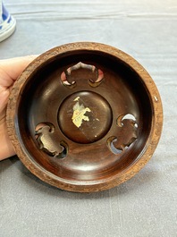 A Chinese blue and white 'He Lu Tong Chun 鶴鹿同春' vase and a wooden cover, Kangxi