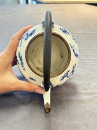 A Chinese blue and white 'dragon' teapot for the Thai market, 19th C.