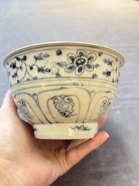 Four Annamese or Vietnamese blue and white bowls with floral design from the Hoi An shipwreck, 15/16th C.