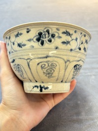 Four Annamese or Vietnamese blue and white bowls with floral design from the Hoi An shipwreck, 15/16th C.
