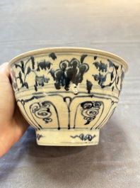 Four Annamese or Vietnamese blue and white bowls with floral design from the Hoi An shipwreck, 15/16th C.