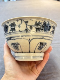 Four Annamese or Vietnamese blue and white bowls with floral design from the Hoi An shipwreck, 15/16th C.