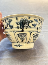 Four Annamese or Vietnamese blue and white bowls with floral design from the Hoi An shipwreck, 15/16th C.