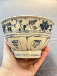 Four Annamese or Vietnamese blue and white bowls with floral design from the Hoi An shipwreck, 15/16th C.