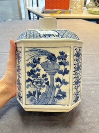 A pair of Chinese blue and white tea caddies and covers, 19th C.