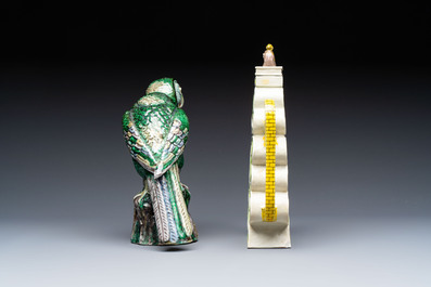 A Chinese sancai-glazed parrot, a pair of Buddhist lions and a 'Shou 壽' ewer, 19/20th C.